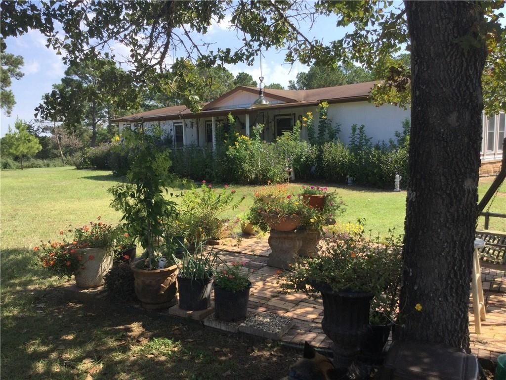 564 Pine Valley Loop, Smithville, TX 78957