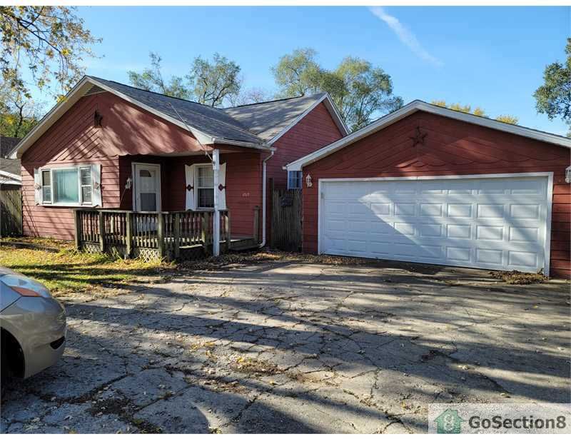 1717 Wilcox St, Crest Hill, IL 60403 3 Bed, 1 Bath SingleFamily Home