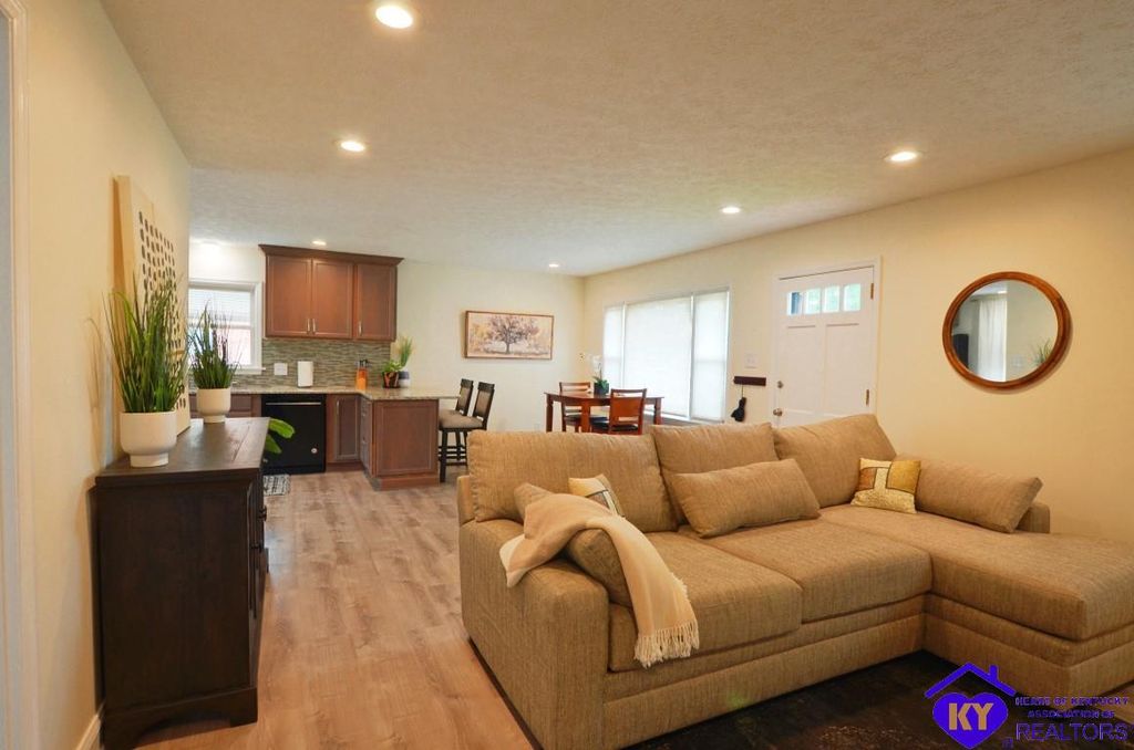 2128 Jasmine Dr, Lexington, KY 40504