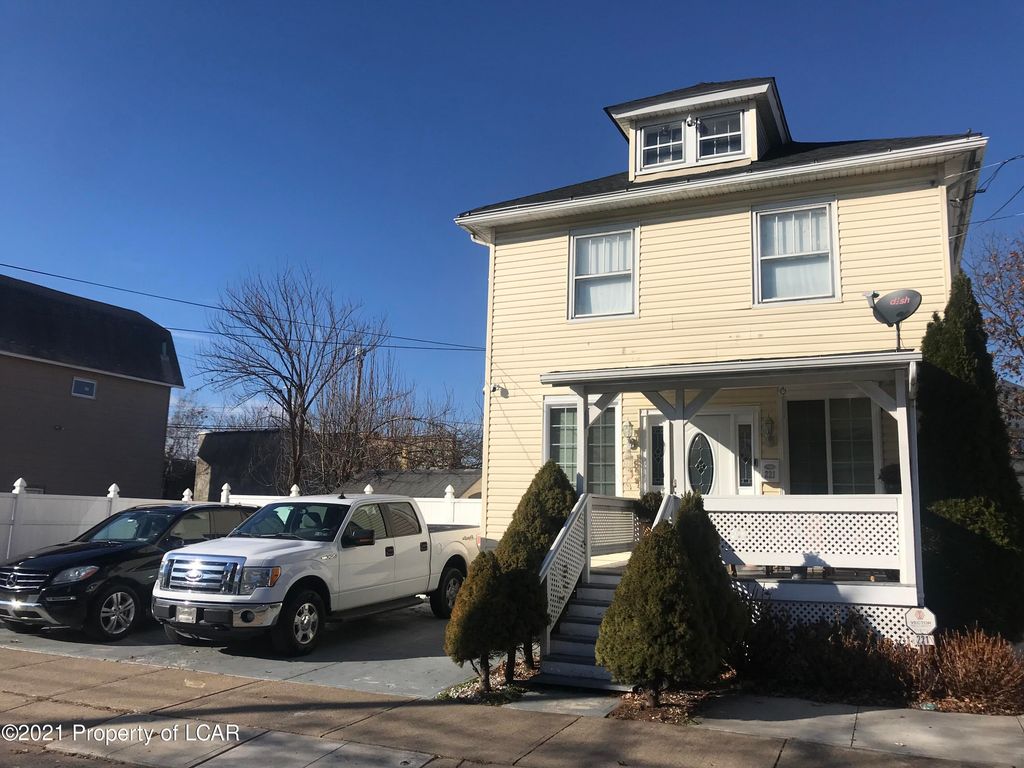 221 Sambourne St, Wilkes Barre, PA 18701