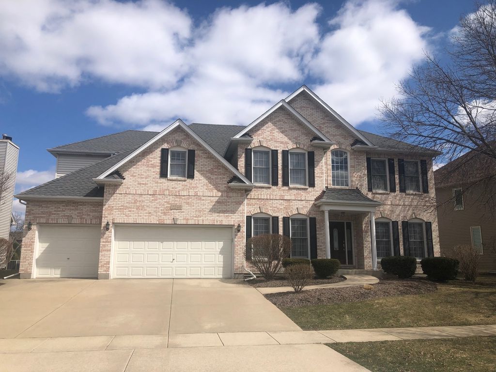 2240 Sutton Dr, South Elgin, IL 4 Bed, 3.5 Bath Single