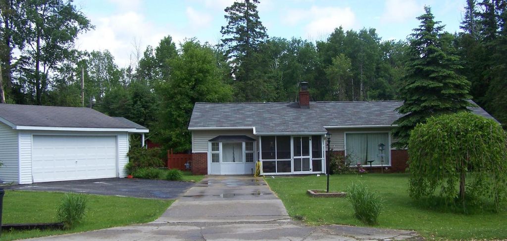 153 Outer Dr, Alpena, MI - 3 Bed, 1 Bath Single-Family Home - 23 Photos