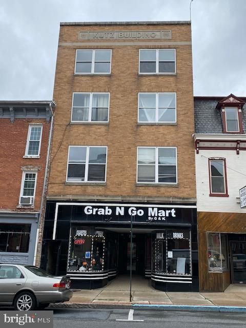 228 228/230 Main St, Kutztown, PA 19530