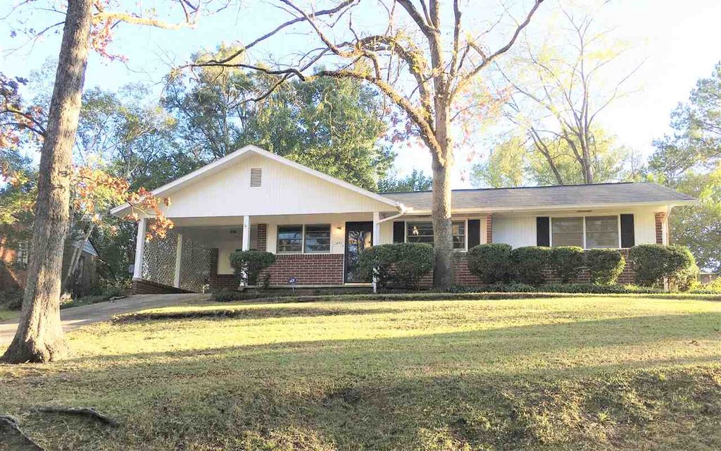 2840 Pierce Dr N, Macon, GA 31204