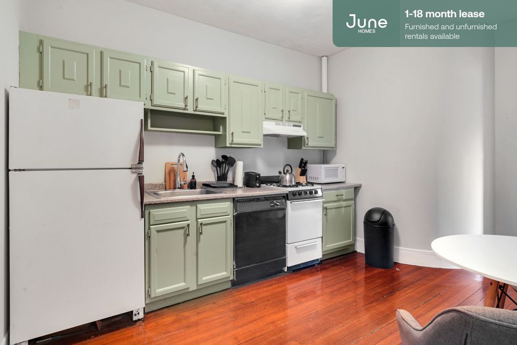 1905 Beacon St #A, Brookline, MA 02445