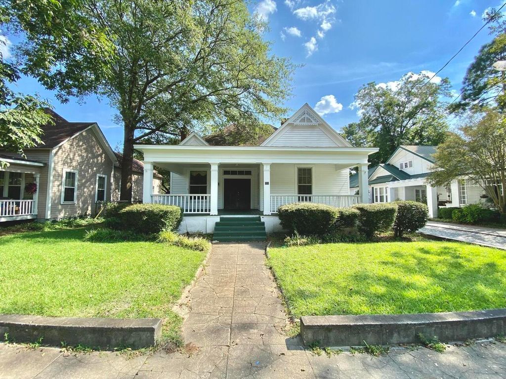 712 Stonewall St, Dublin, GA 31021