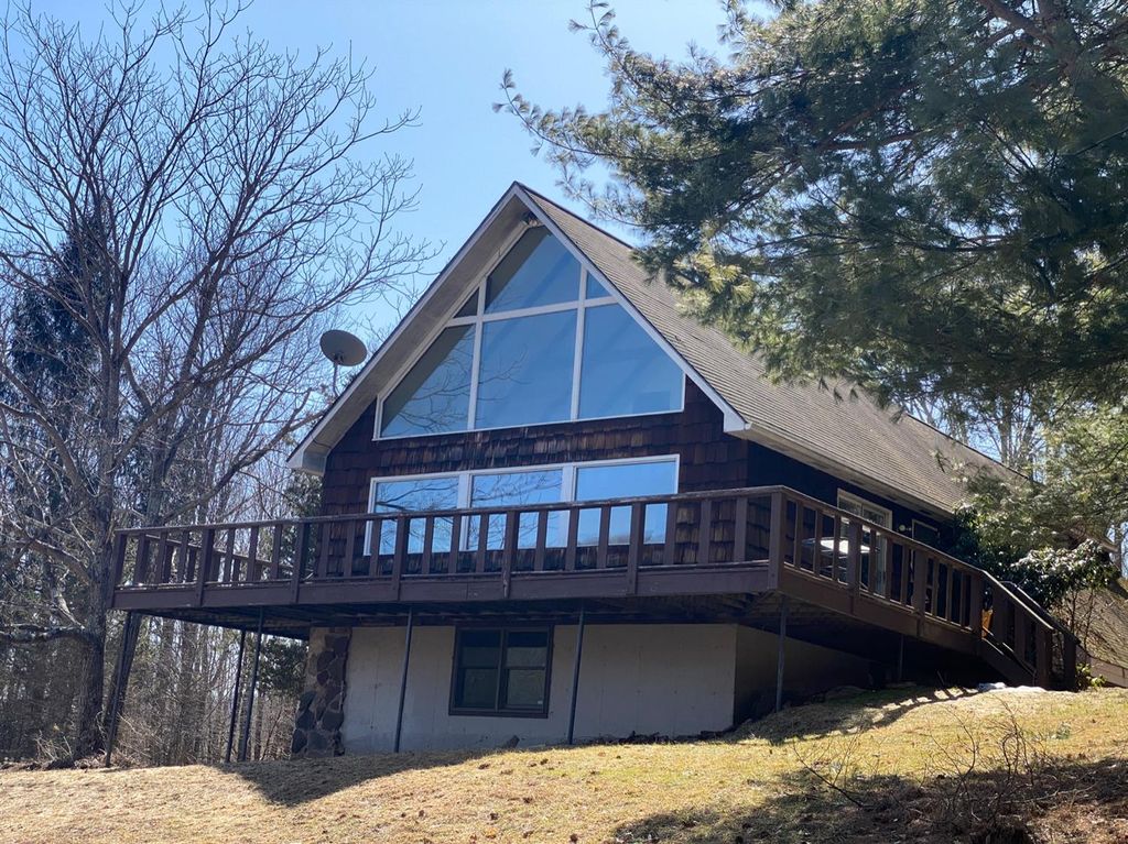 220 Butternut Ln, Roxbury, NY 12474