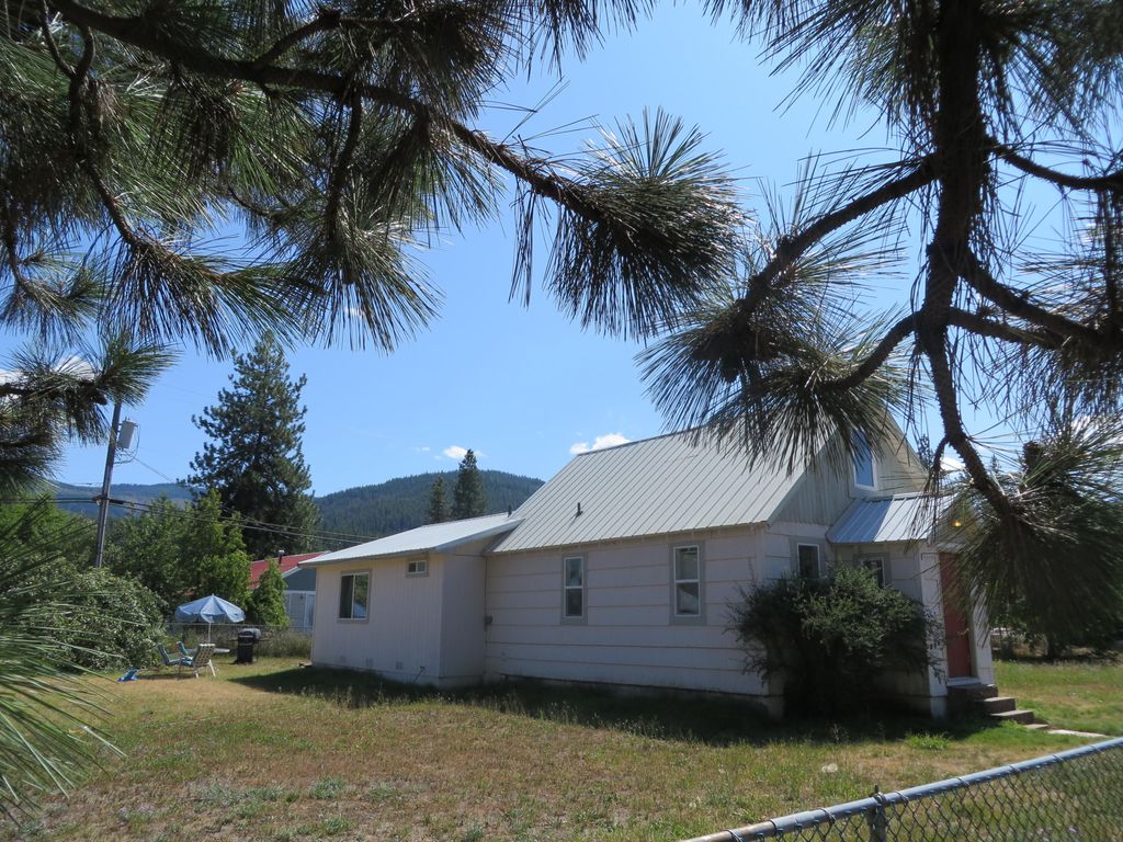 207 5th St, Pinehurst, ID 83850 Trulia