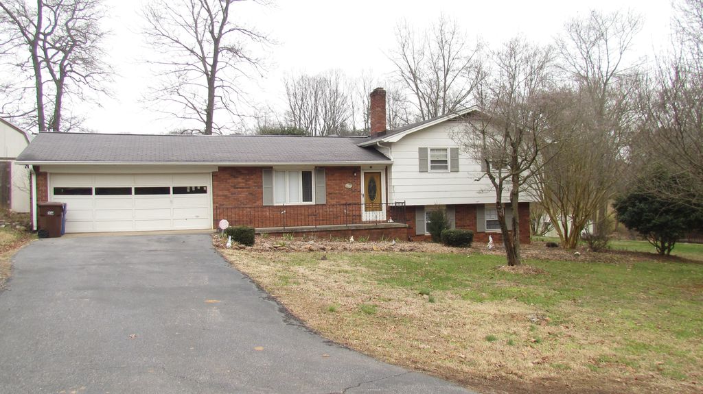 114 Forest Acres Ln, Taylorsville, NC 28681
