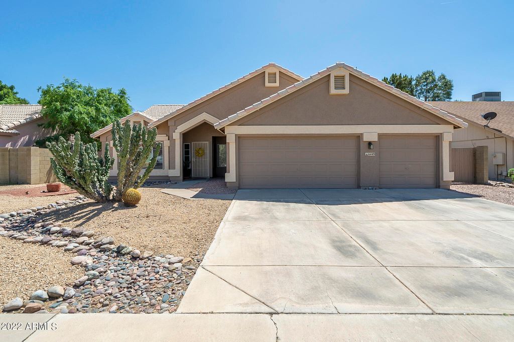 6449 E Fairfield St, Mesa, AZ 85205
