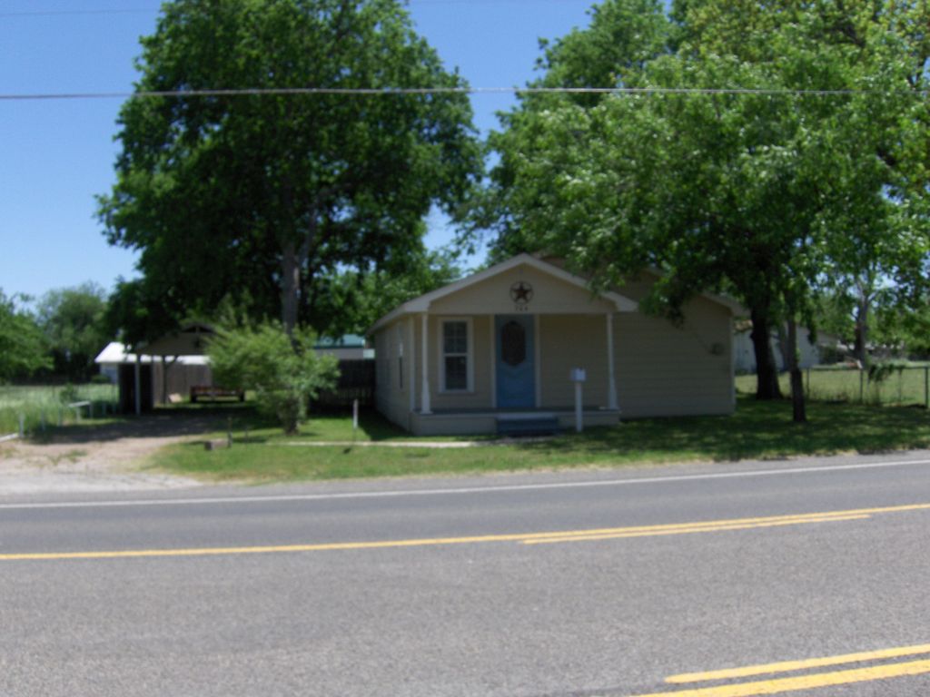 704 NE 4th St, Hubbard, TX 76648 Trulia