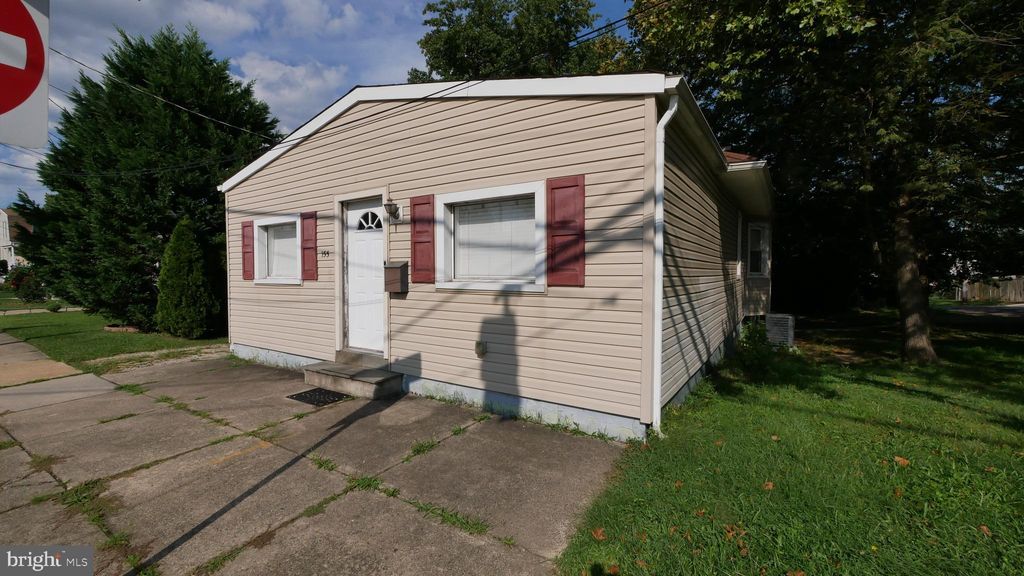 155 S Holly Ave, Maple Shade, NJ 08052