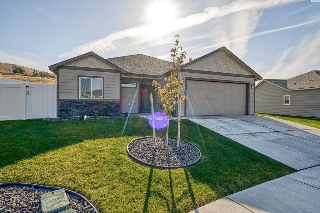 75 Ellie Ann Ct, Prosser, WA 99350