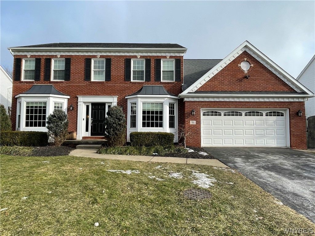 91 E Pinelake Dr, Buffalo, NY 14221