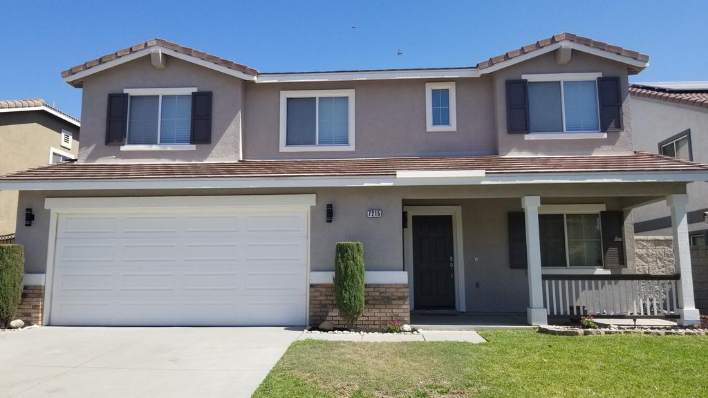7215 Plum Tree Pl, Fontana, CA 92336
