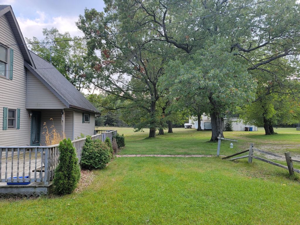 721 Merkey Rd W, Manistee, MI 49660