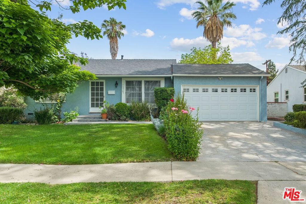 16907 Bassett St, Van Nuys, CA 91406