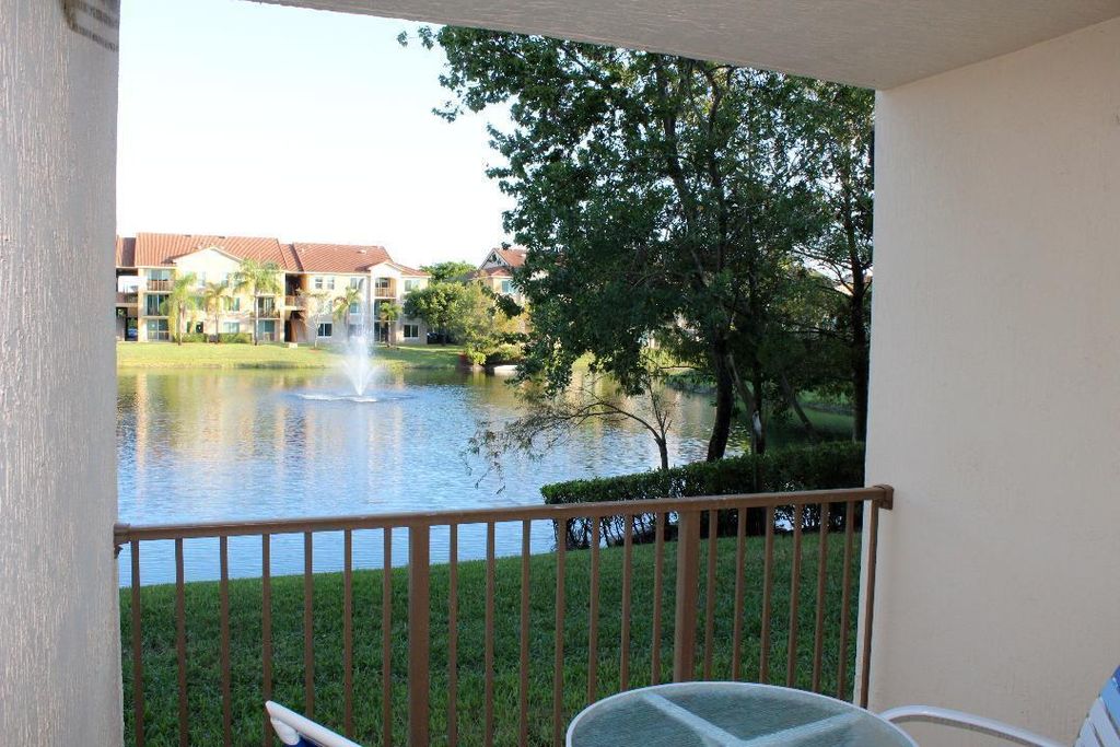 808 Villa Cir #808, Boynton Beach, FL 33435