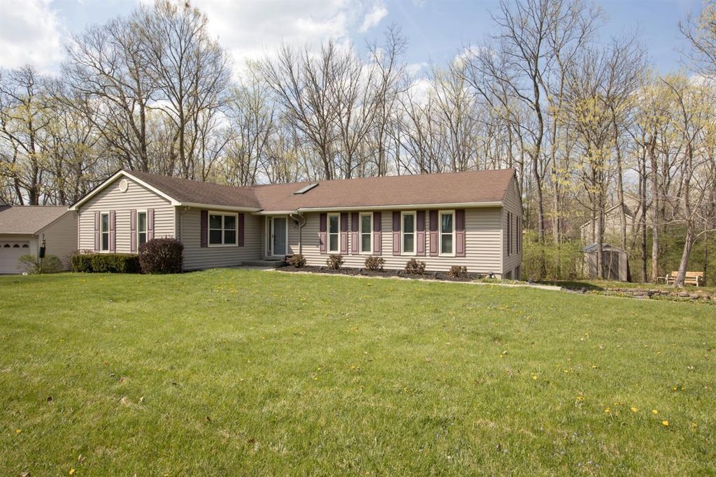 7543 Whitehall Cir W, West Chester, OH 45069
