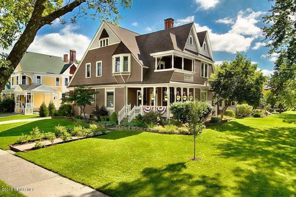 1404 Cass St, La Crosse, WI 54601