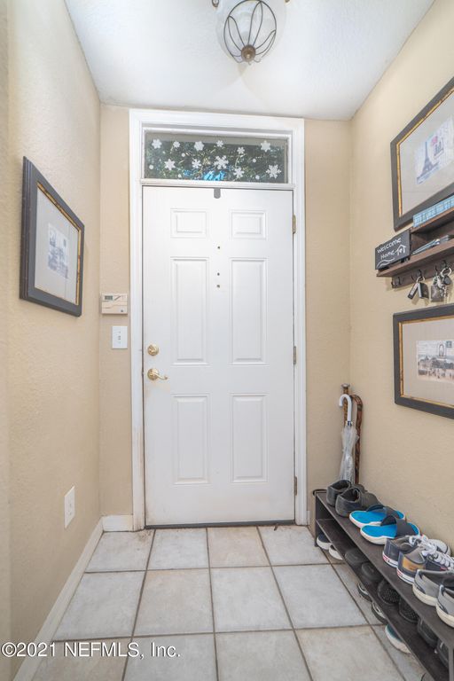 13700 Richmond Park Dr N #104, Jacksonville, FL 32224