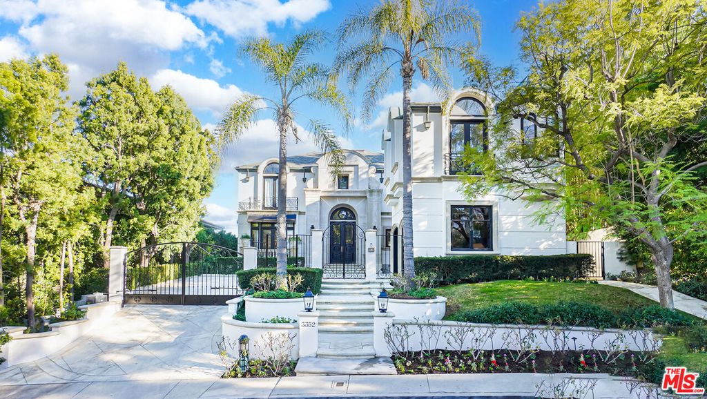 3352 Clerendon Rd, Beverly Hills, CA 90210