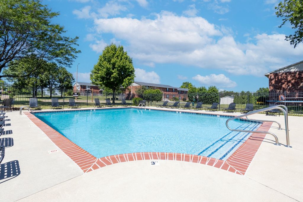 4425 w washington center rd