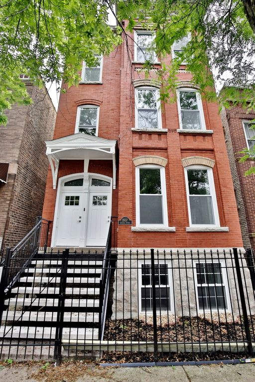 2637 W Crystal St #1, Chicago, IL 60622