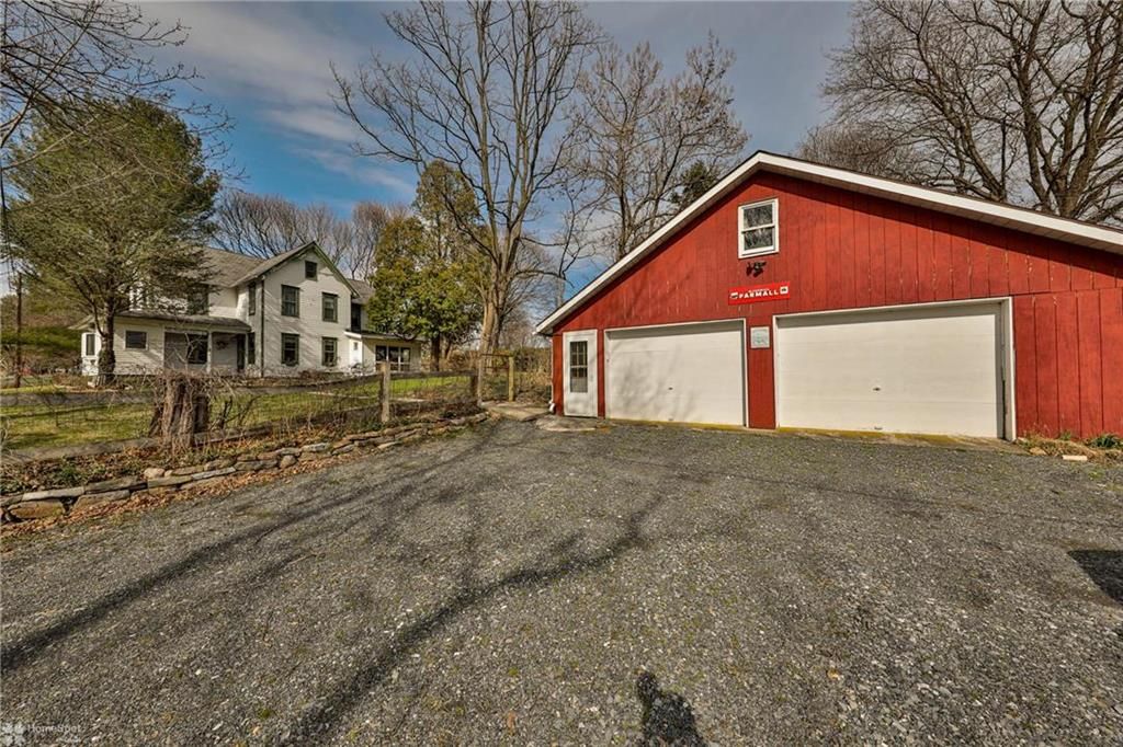 1096 Walnut Dr, Danielsville, PA 18038