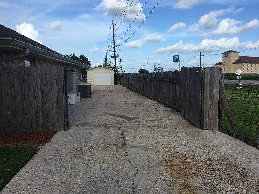 2501 Acadian Dr, Houma, LA 3 Bed, 2 Bath SingleFamily Home 8