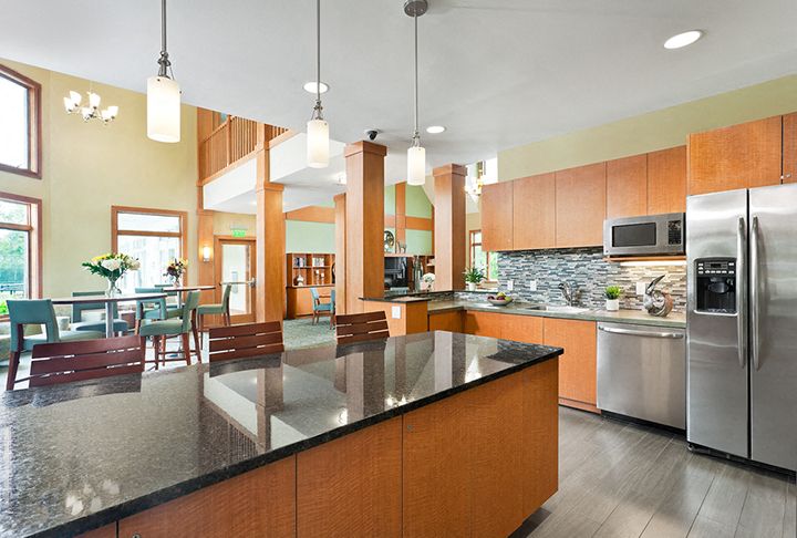 105 Hampden Dr, Norwood, MA 02062