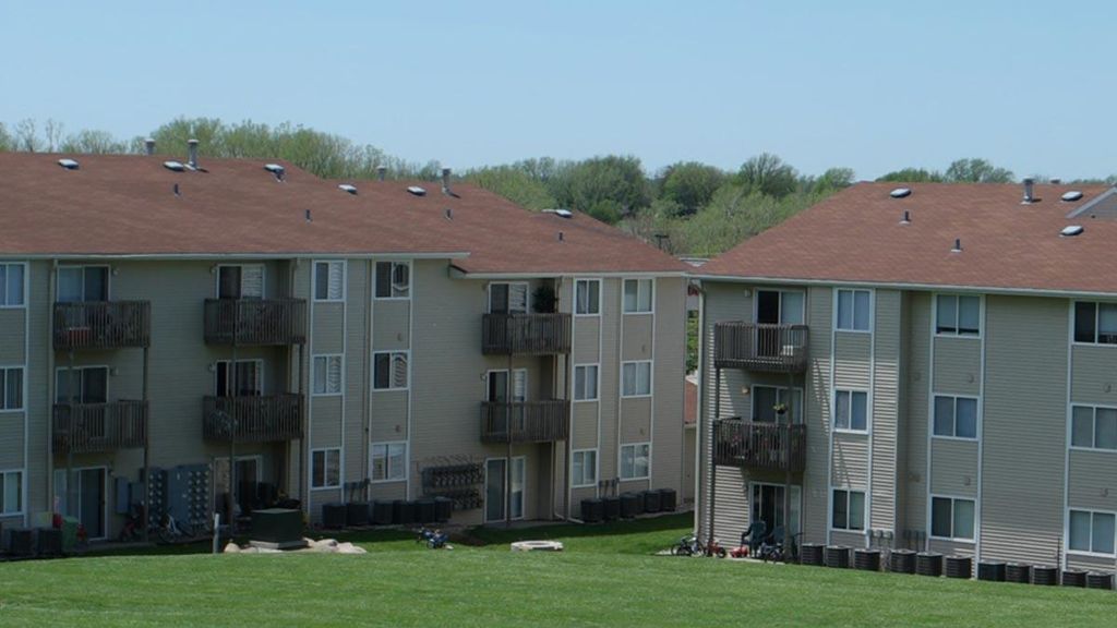 10526 Fort Plz, Omaha, NE 68134