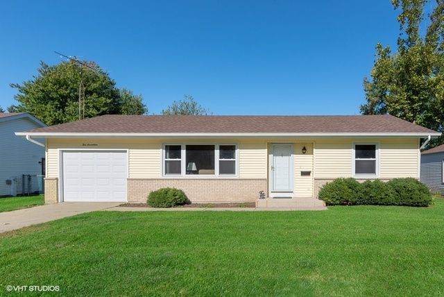 1017 Hampton Ct, Mchenry, IL 60050