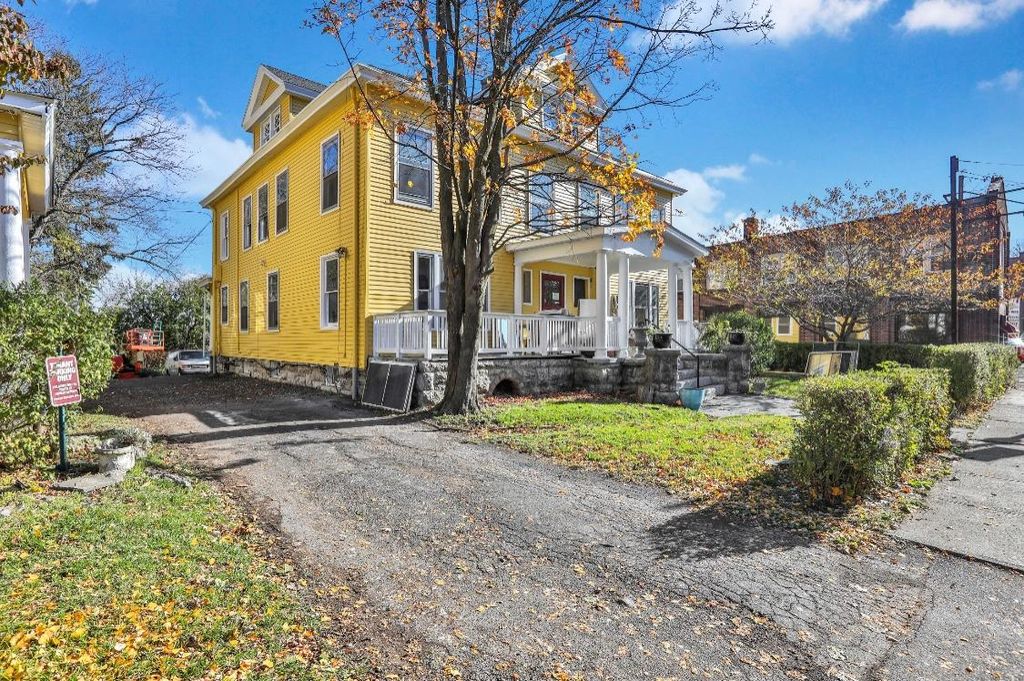 260 Clinton Ave 23, Kingston, NY 12401 Studio, 1 Bath Apartment For