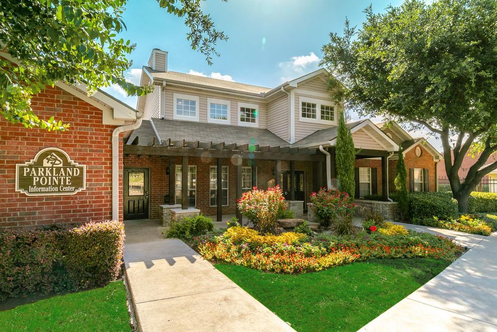 907 Pinion Dr, Arlington, TX 76017