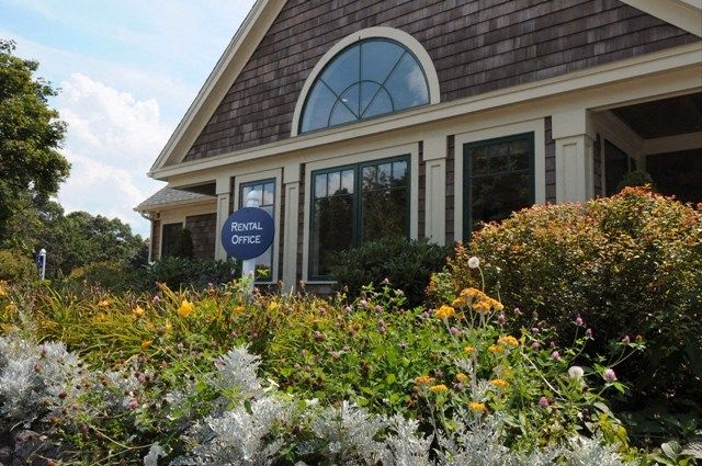 250 Skyline Dr, Dracut, MA 01826