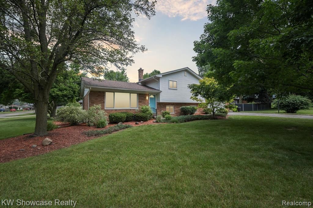 560 Orchard Ridge Rd, South Lyon, MI 48178 Trulia