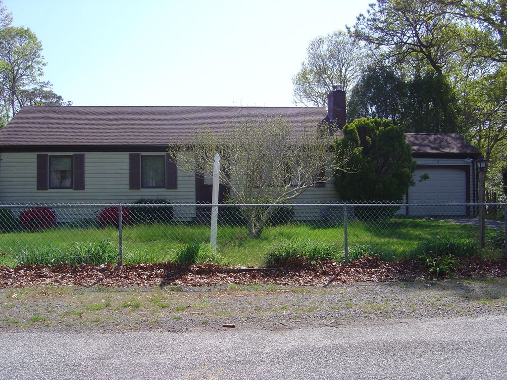 17 Nobby Lane, West Yarmouth, MA 02673