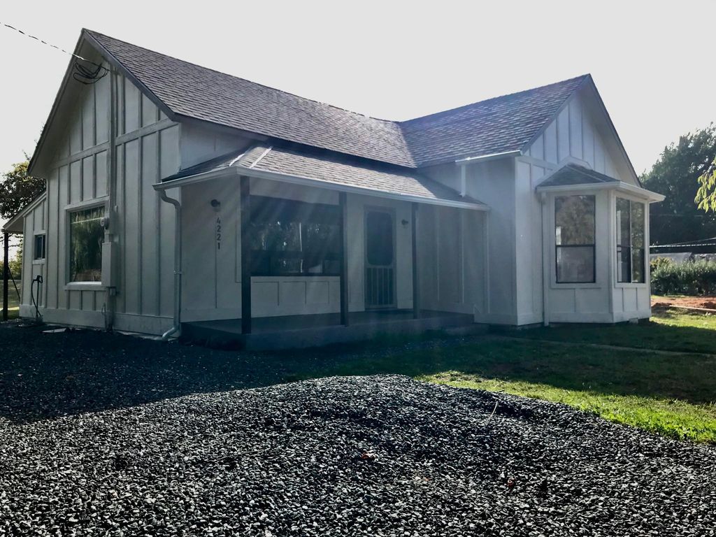 4221 Hoff Rd, Bellingham, WA 98225