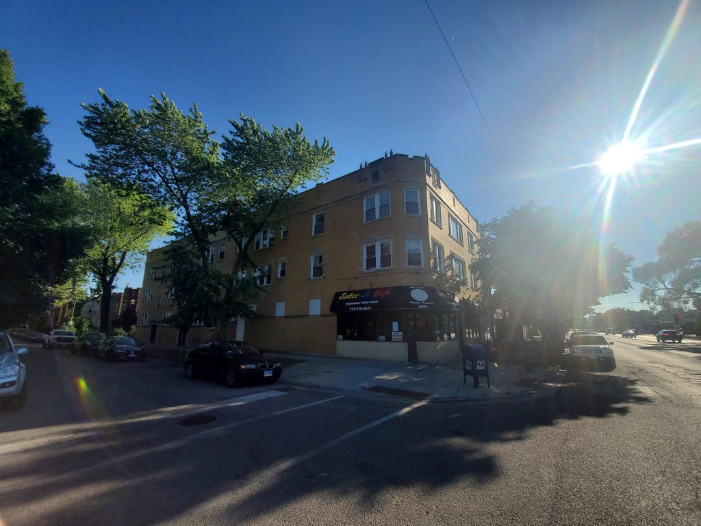 2439 W Peterson Ave #2, Chicago, IL 60659