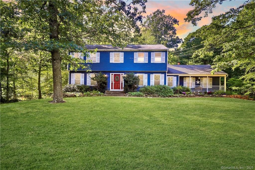 20 Lobsterback Rd, Trumbull, CT 06611