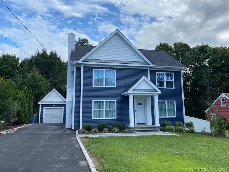 99 Parkway Dr, Trumbull, CT 06611