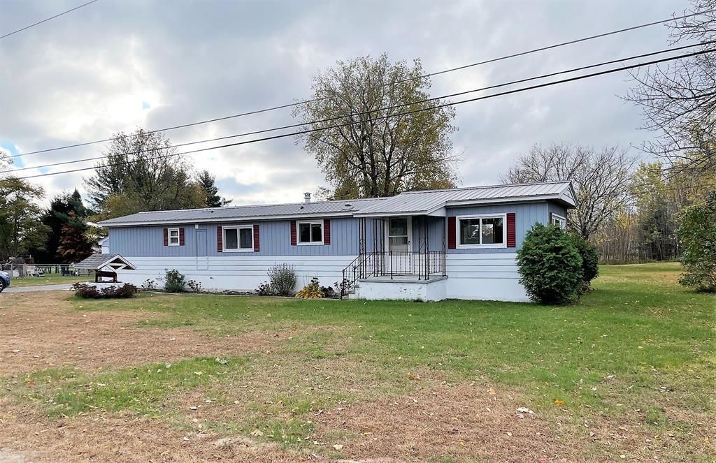 71 Davison Rd, Mooers Forks, NY 12959