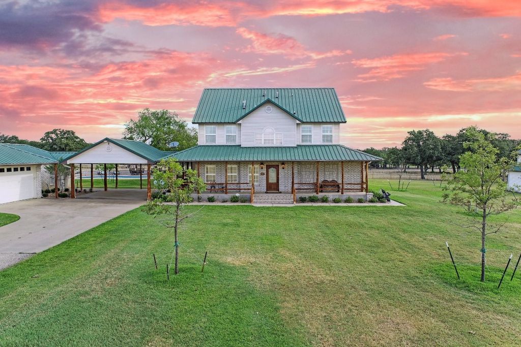 540 Southerland Ln, Weatherford, TX 76088