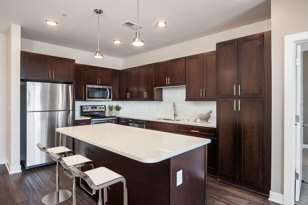 7201 W 80th St, Overland Park, KS 66204