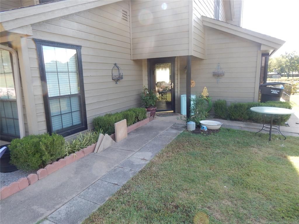 17 Valley View Dr, Burneyville, OK 73430