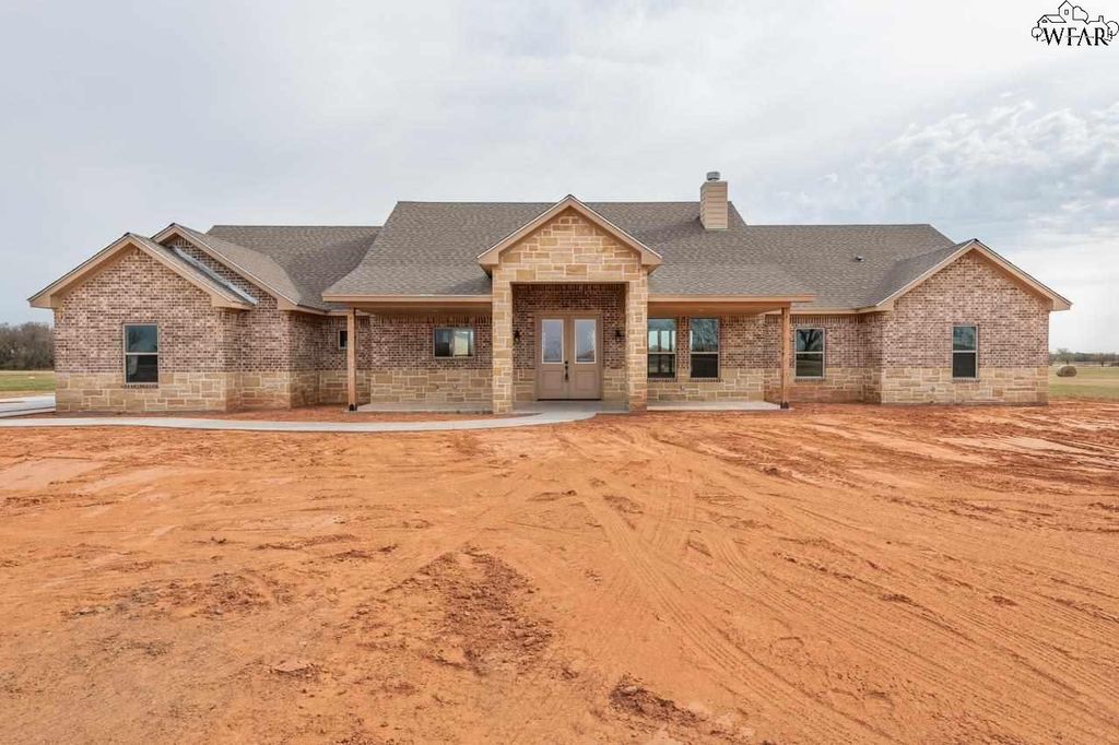 2753 Rifle Range Rd, Iowa Park, TX 76367