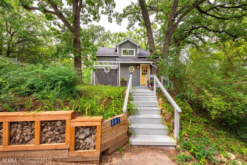 501 Ski Hill Rd, Fox River Grove, IL 60021