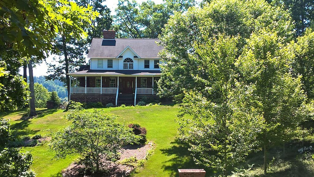 48 Sherry Ln, Leicester, NC 28748