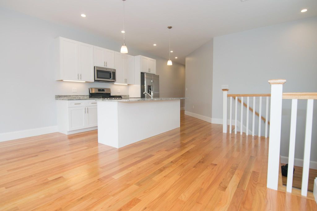 30 Saint Marys Ct #2, Brookline, MA 02446